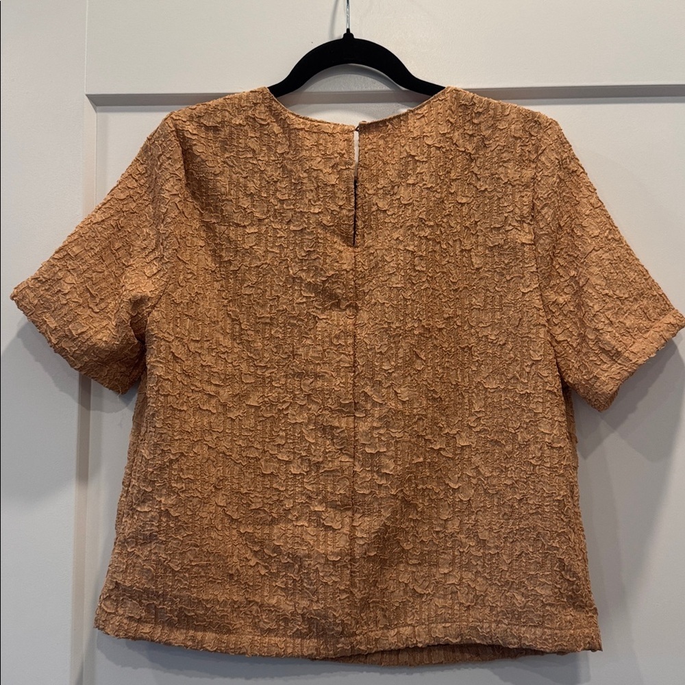 Melloday Textured Short Sleeve Blouse – Size S – NWT ✨
NWT/NEW - Picture 3 of 4